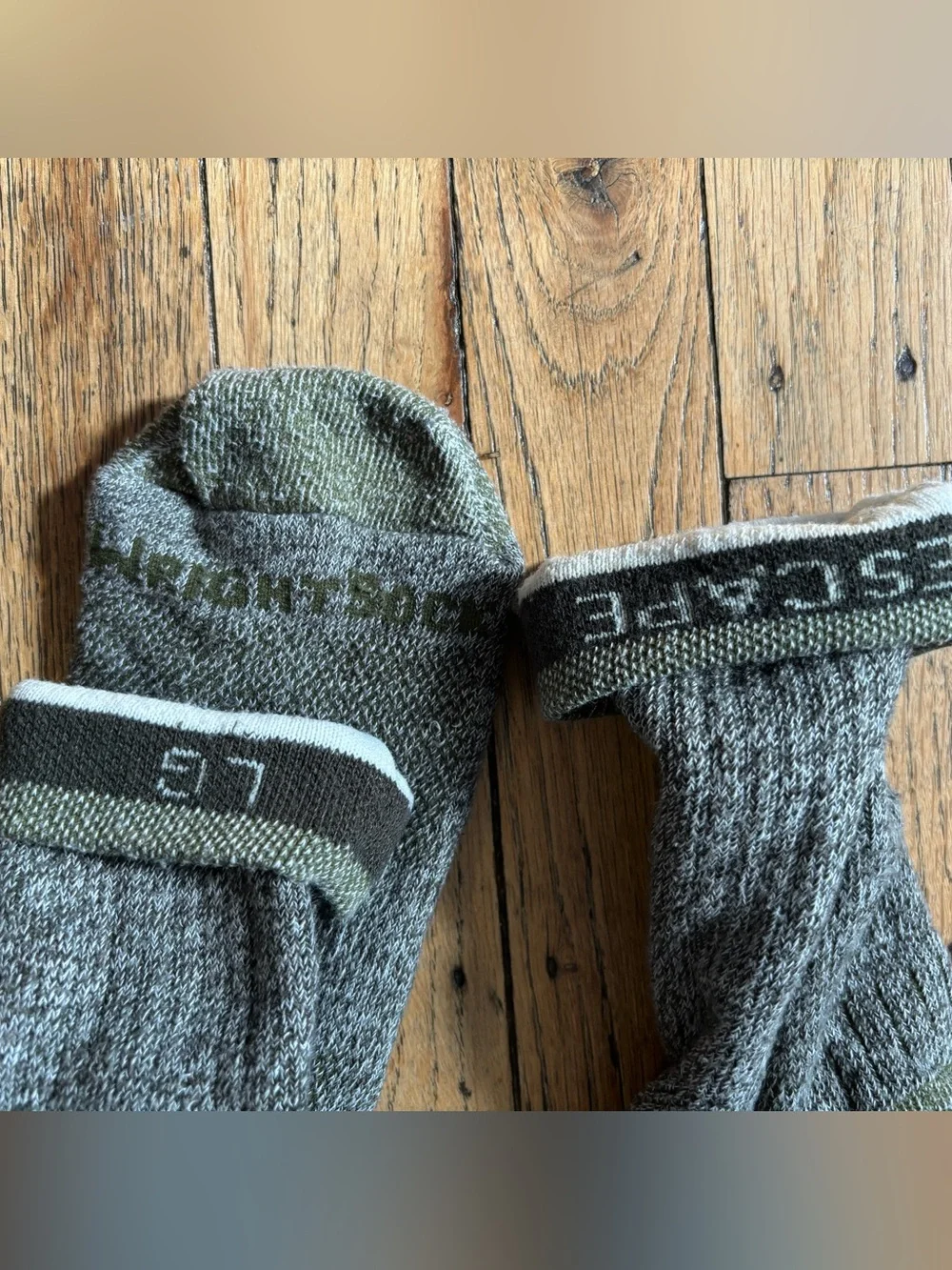 Casual Men's Green Crew Socks - Comfortable Everyday Wear
